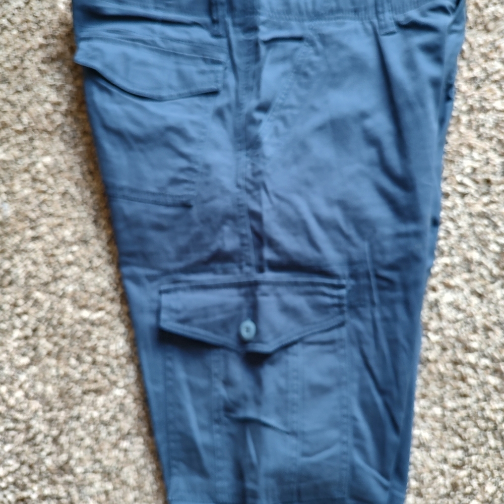 Bailey's PT. Flex-Fit Cargo Shorts - Picture 7 of 9